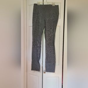 Size 10 violets and roses pull on pants